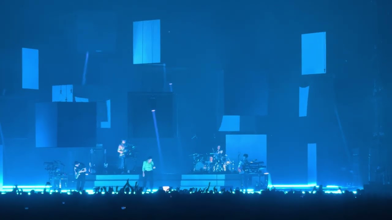 Feu! Chatterton live in Paris (Bercy - Accor Arena) - February 10 2026 - Le Labyrinthe