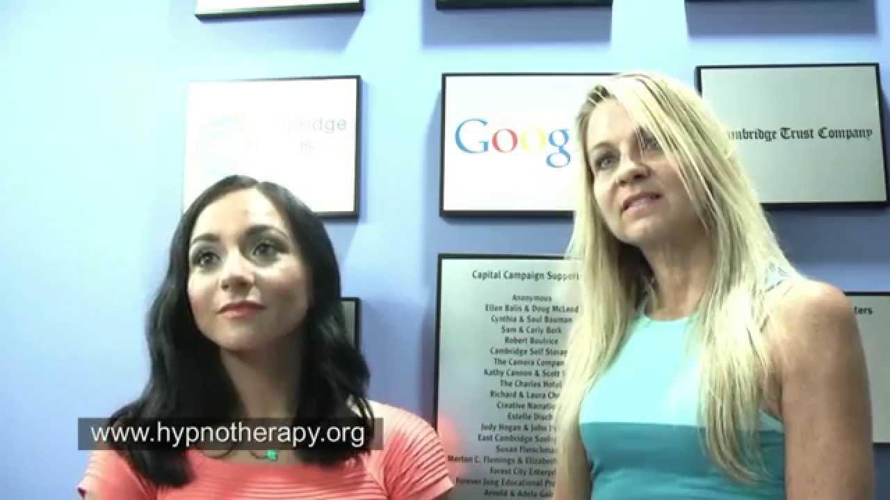 Hypnosis; How does it feel to be hypnotized? - 2 girls' experience on Hypnotist Bernie's Exposition