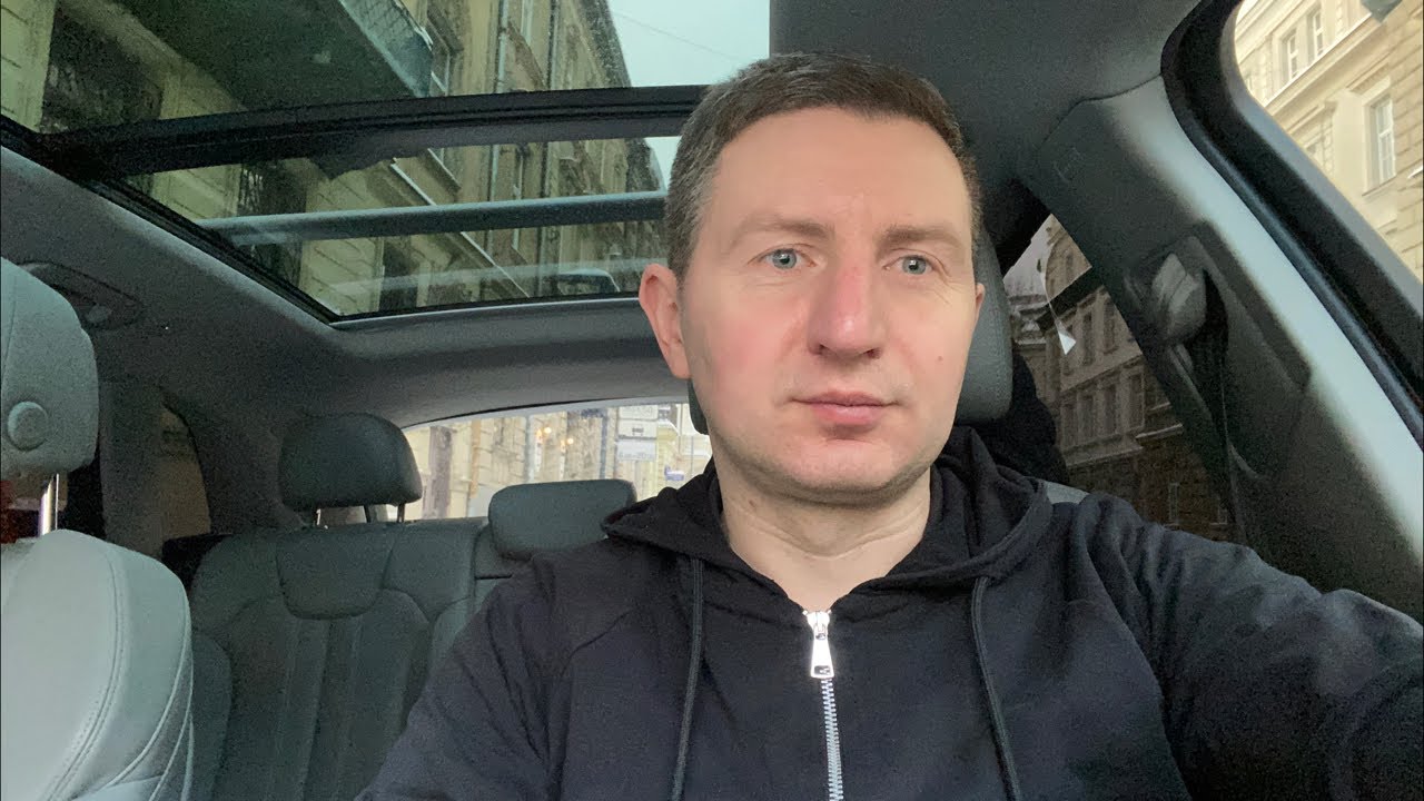У Львові поліцейська напала на комунальницю завдавши удару ногою