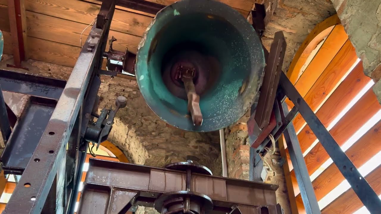 Jelka (SK), rímskokatolícky kostol narodenia sv. Jána Krstiteľa / Catholic Church - zvony/bells