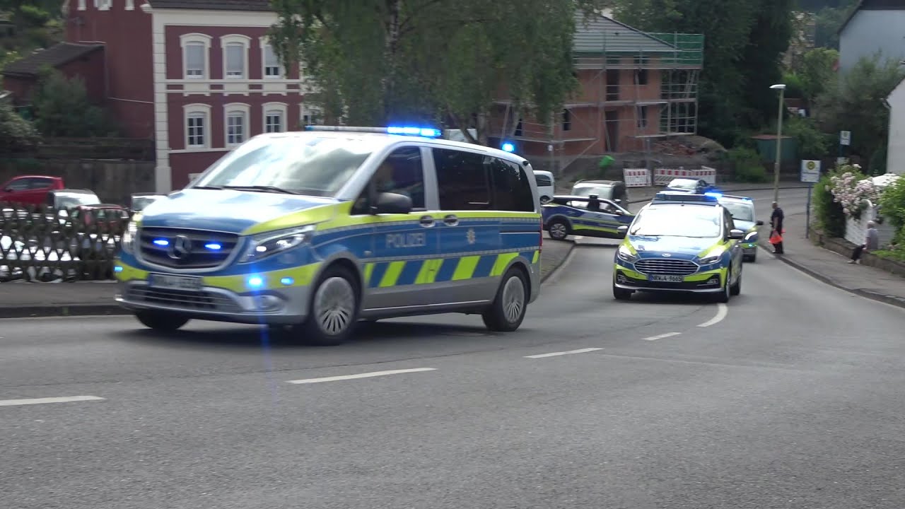 Einsatzfahrten zu Amokübung Polizei + BF + FF + SEG Hagen + RD Ennepe-Ruhr-Kreis + Märkischer Kreis