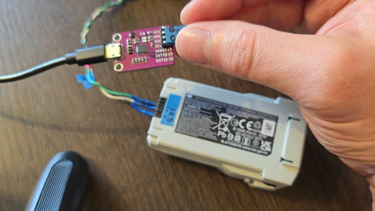 Dji Mini 3 Pro - BMS Connecting - Battery modding CP2112 + Battery Killer link in description.