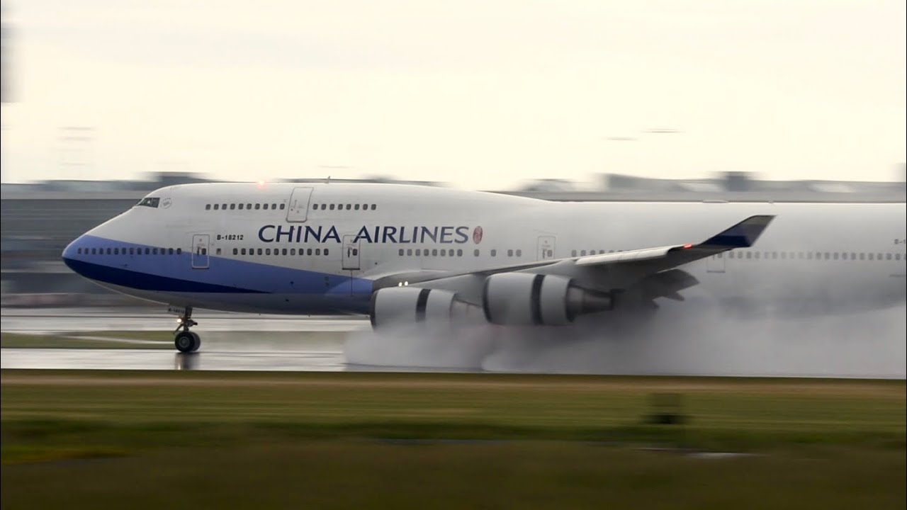 Wet & Rainy Landings at Vancouver (YVR)