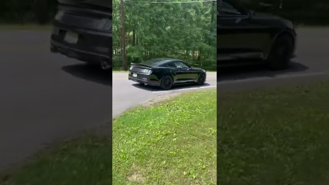 LOUD STRAIGHT PIPED MUSTANG GT‼️