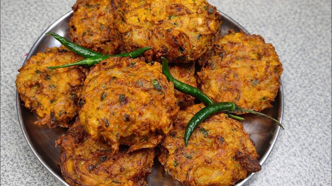 ब्रेड पकोड़ा भूल जाएंगे जब आलू प्याज के पकोड़े ऐसे बनाएंगे | Aloo Pyaj ke Pakode