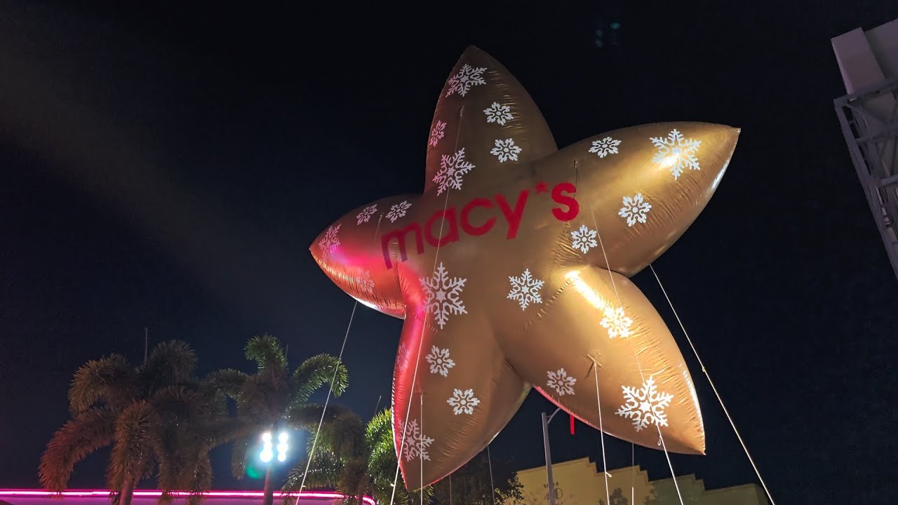 Universal's Holiday Parade Featuring Macy's