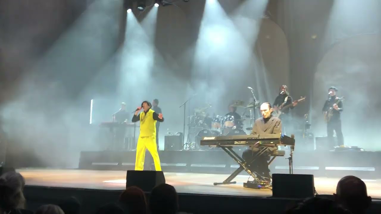 Sparks playing “Under the Table with Her”, “Get in the Swing”, and “I Married Myself” in Atlanta ‘22