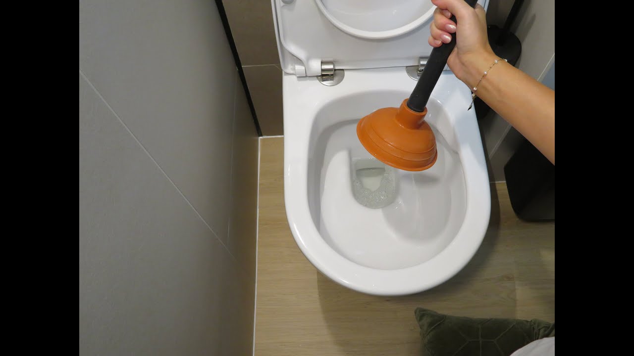 wc / Toilet ontstoppen doe je zo