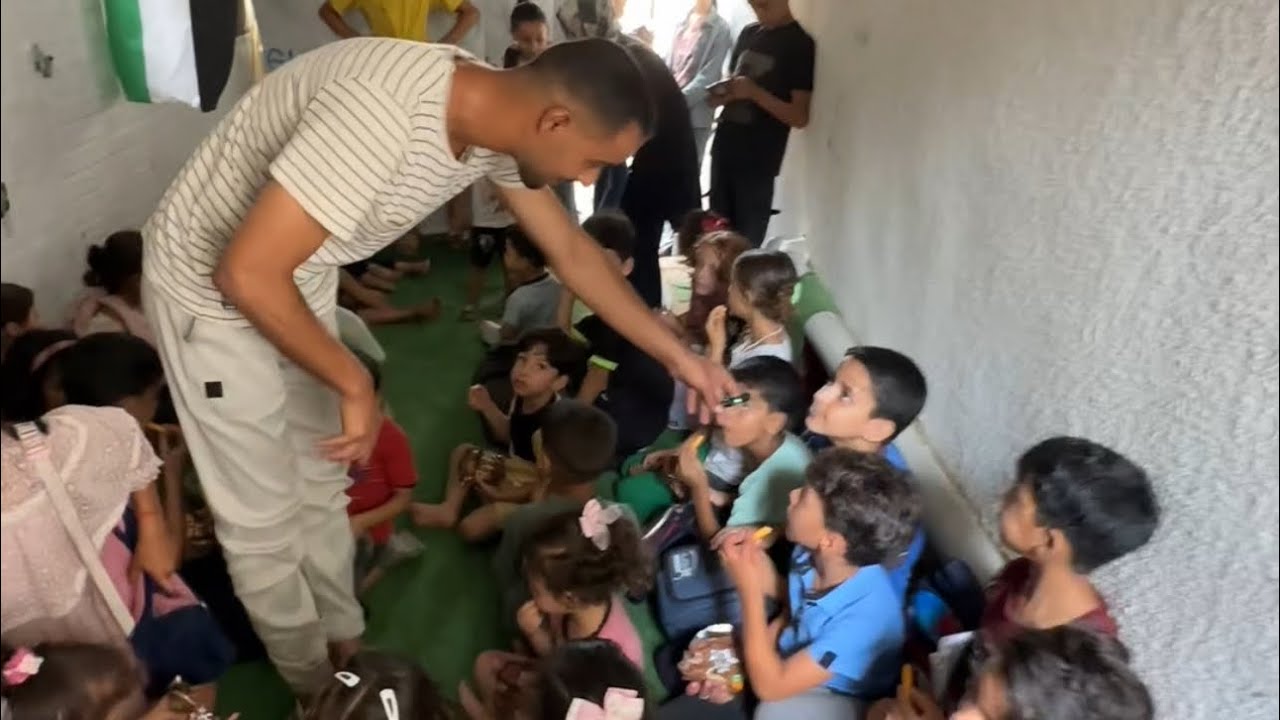 عن جمال فرحة الطلاب بالخيمة التعليمية 