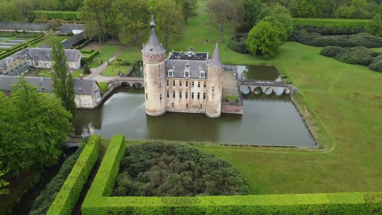 Castle of 's Gravenwezel, Belgium - 4K Cinematic Drone Video