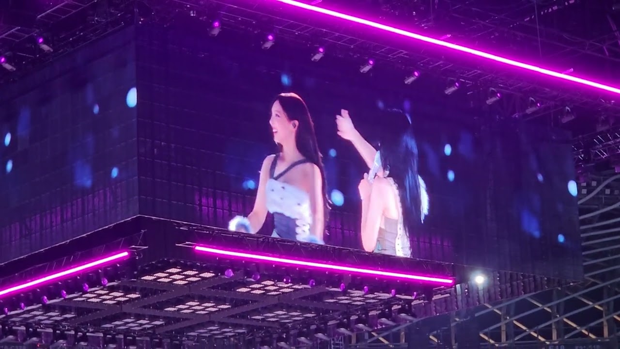 TWICE＜THIS IS FOR＞WORLD TOUR IN KAOHSIUNG 20251123 Talk2子瑜哭哭姊姊送暖
