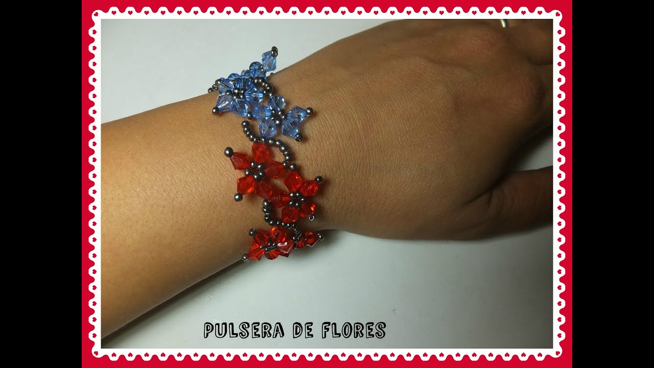 Pulsera de flores con biconos.