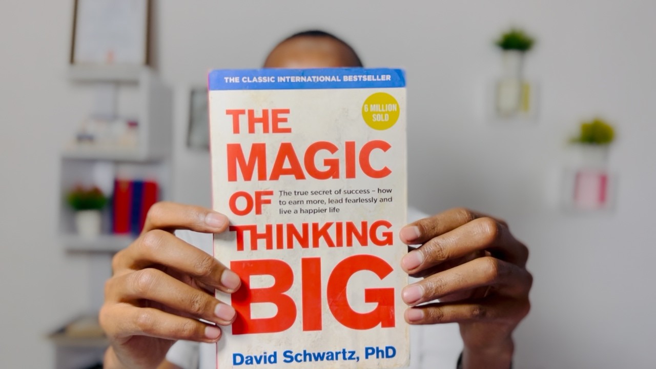 Buug Noolashayda Wax Badan Ka Badaly  | The Magic of Thinking Big