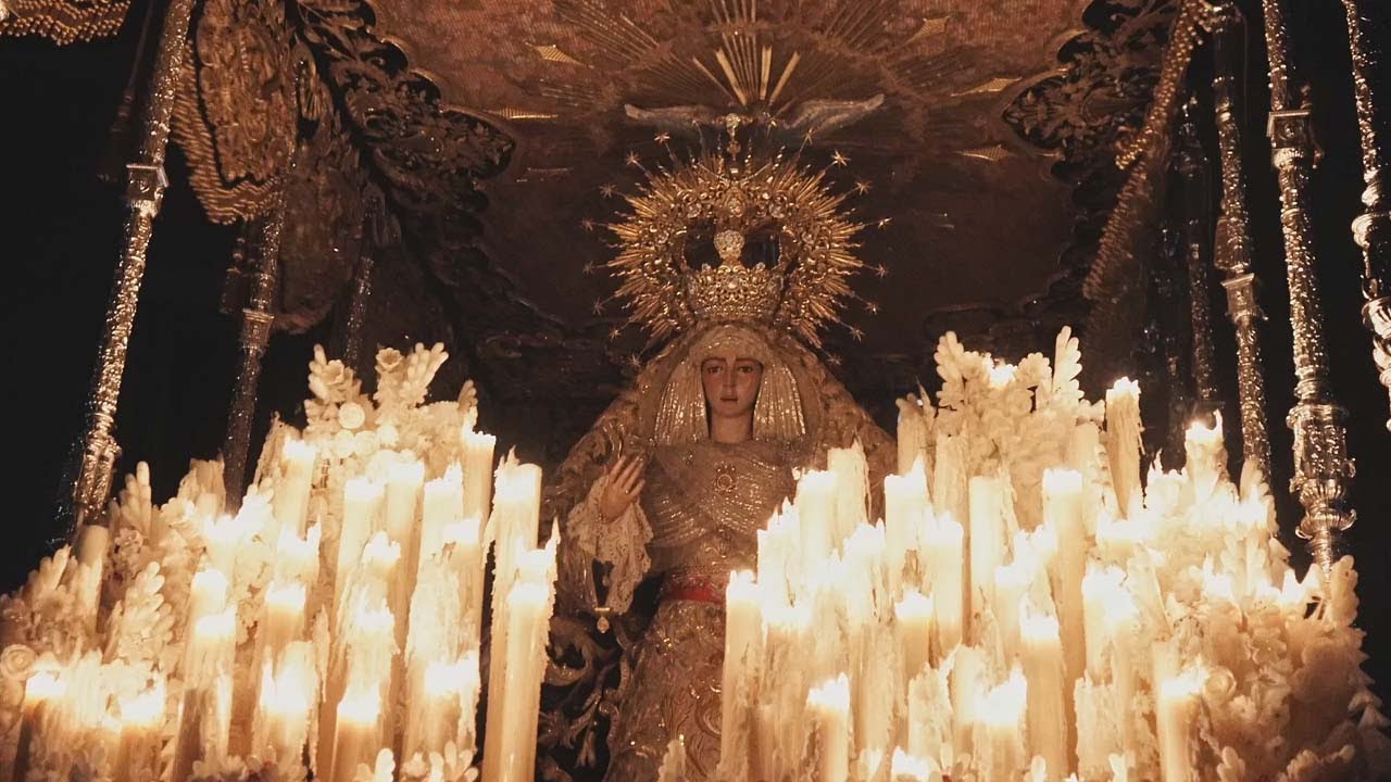 La Virgen del Rocío en la Calle Santiago | Lunes Santo 2024