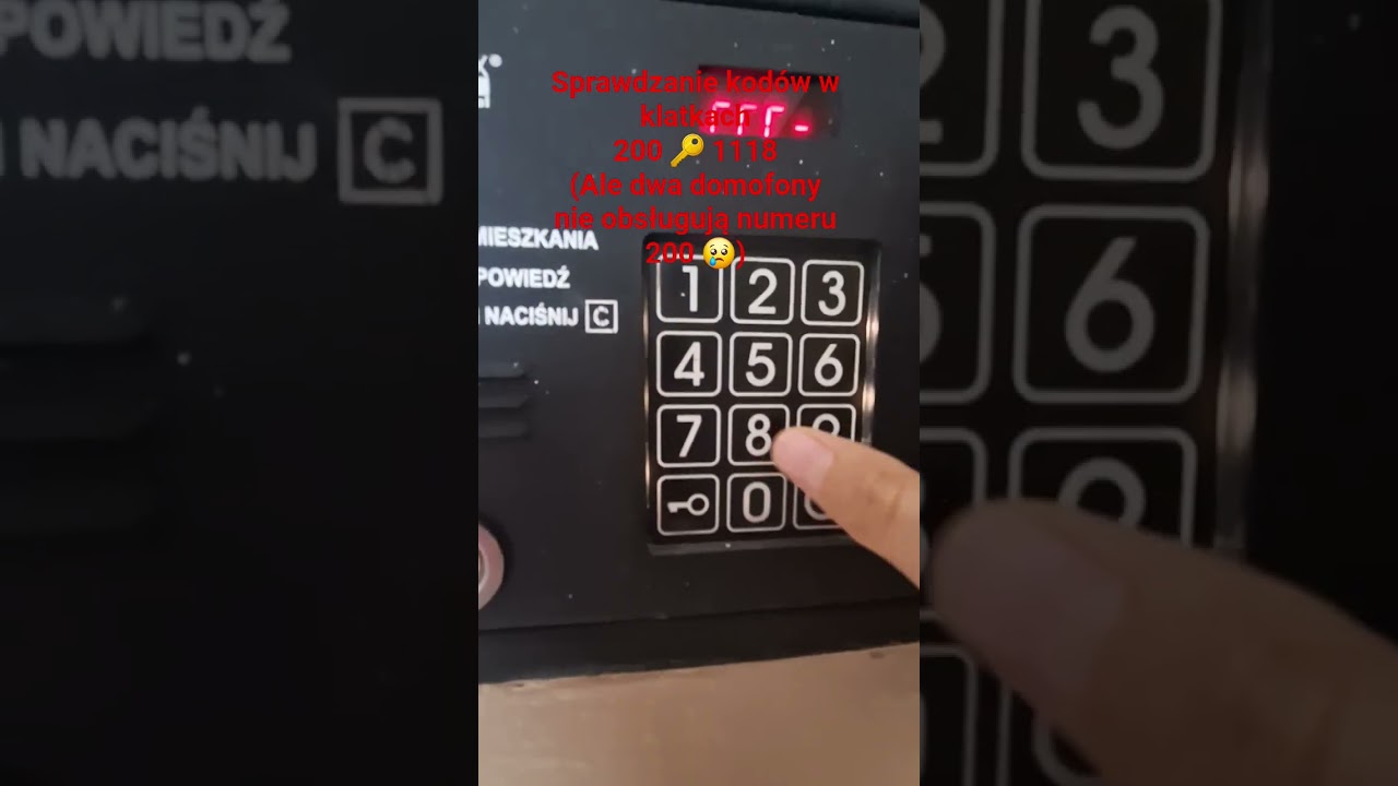 Sprawdzamy kody w klatkach 200 🔑 1118 (Ale dwa domofony nie mają lokalu 200 😢)