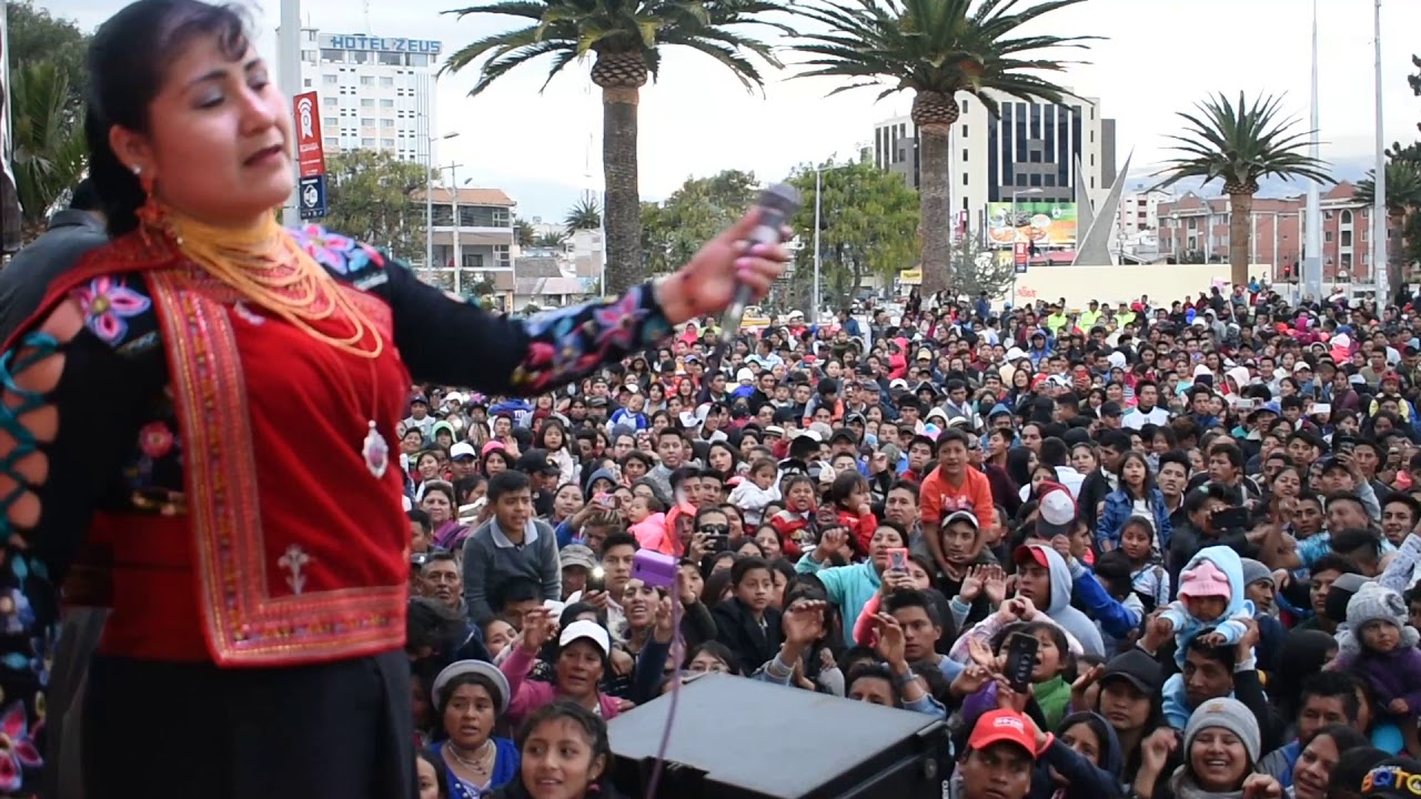 KARINA CAIZA & EN RIOBAMBA PARQUE INFANTIL & EN VIVO