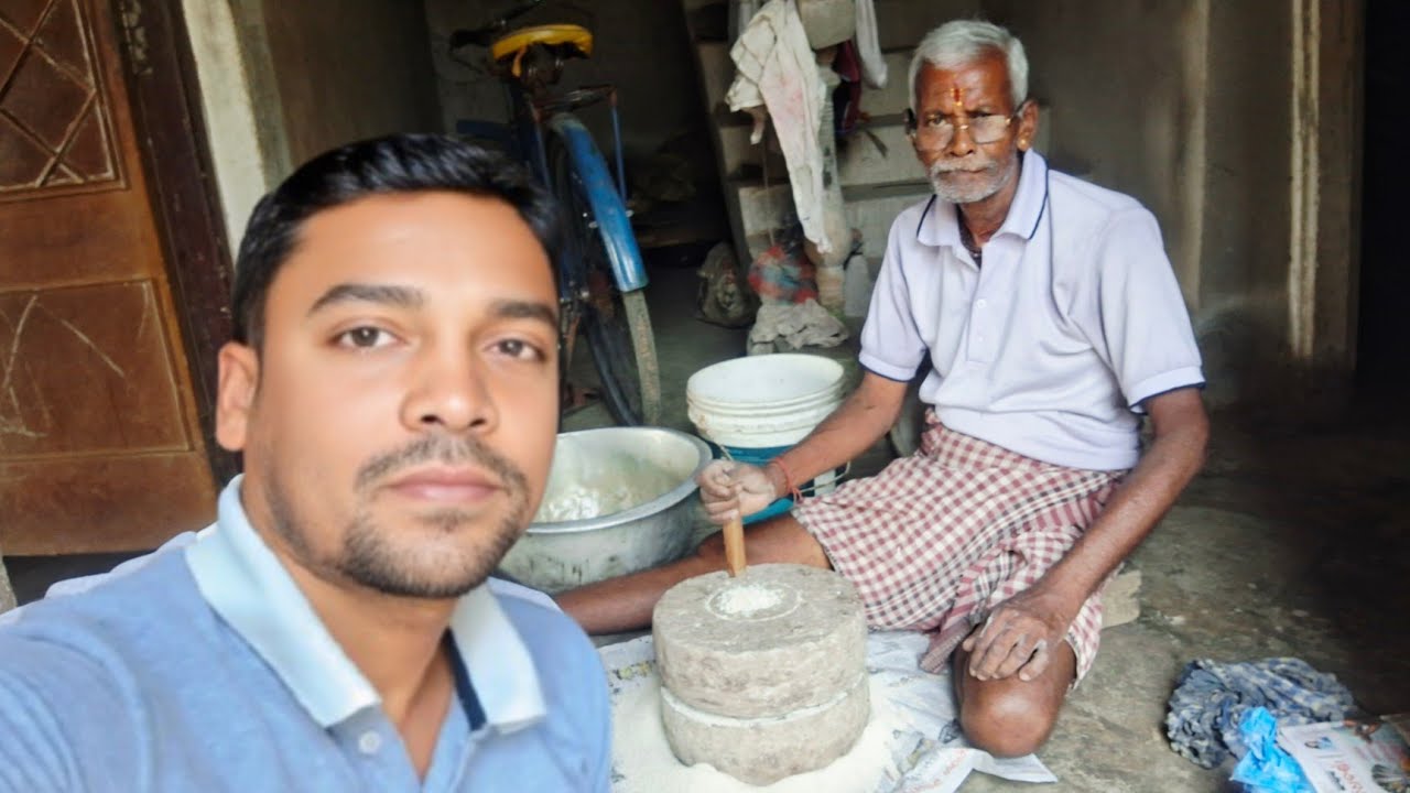 Subha dada ji chaki me pasai kar rahi hai