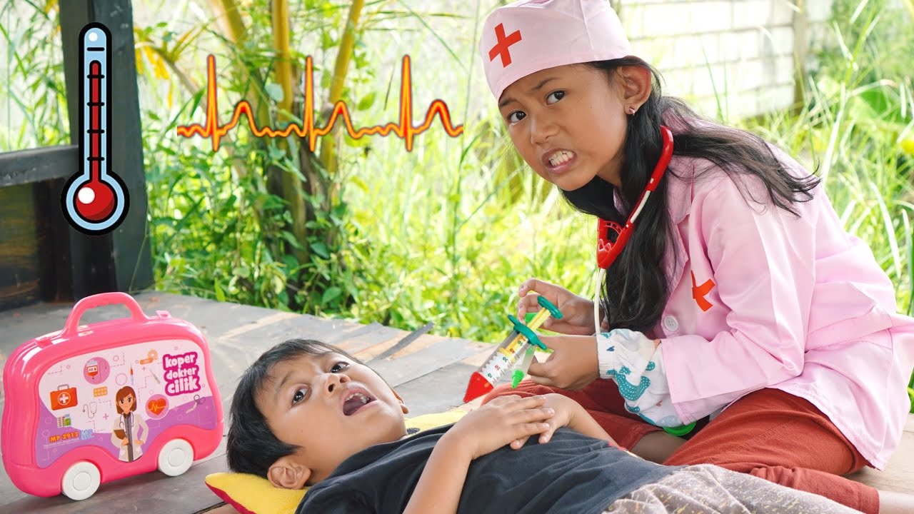 Husna dan Sani bermain dokter-dokteran | kompilasi Zein husna