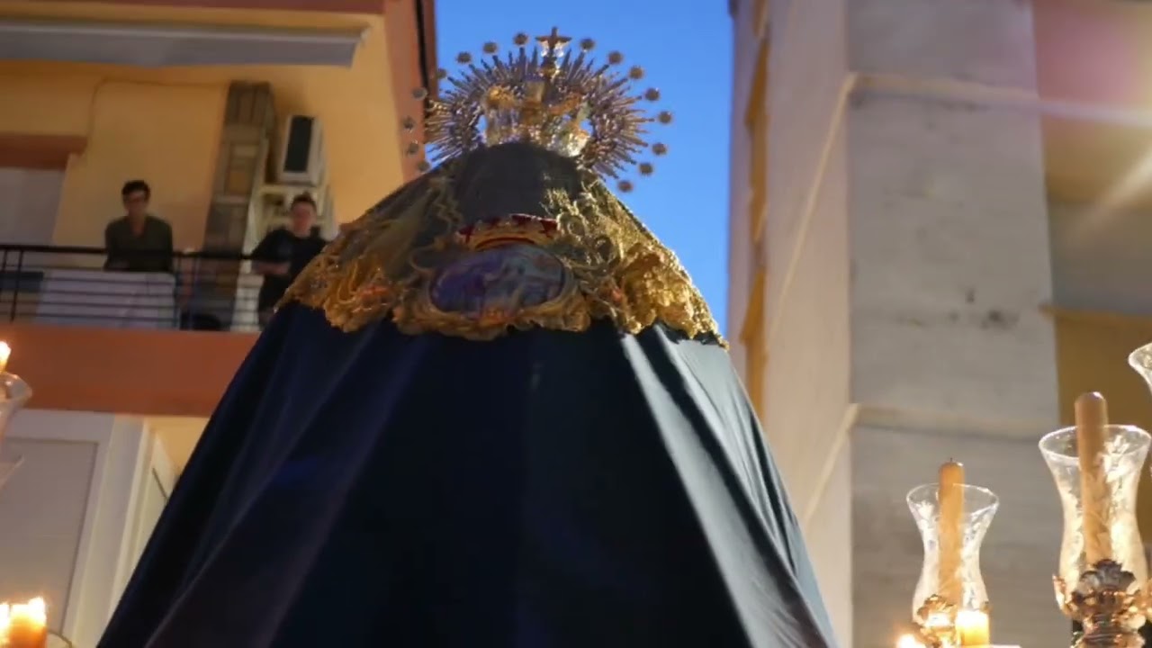 Suenan las marchas Rocío y Reina de Triana para la Virgen del Consuelo de Triana  2025.