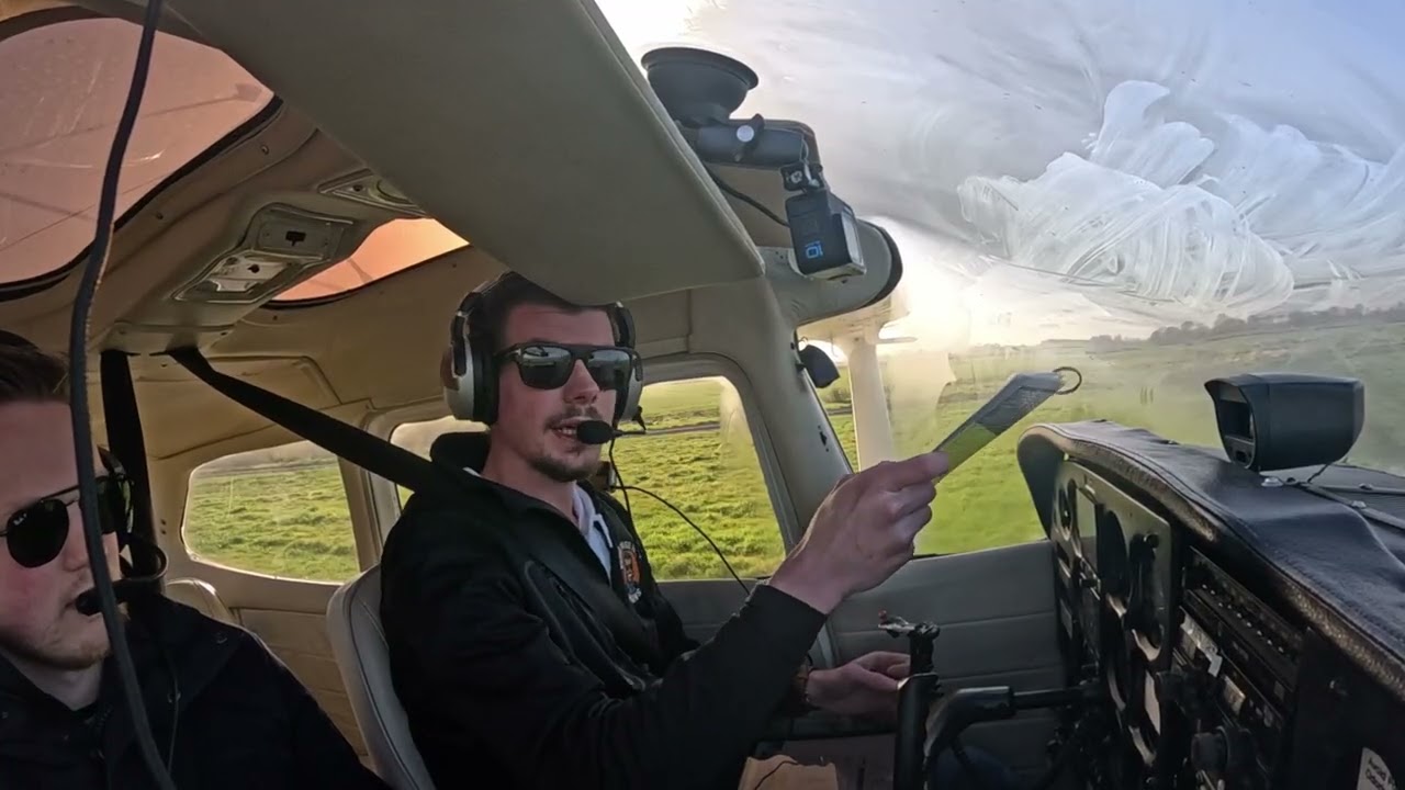 VFR FLIGHT TEUGE - LELYSTAD WITH TRICKY WEATHER