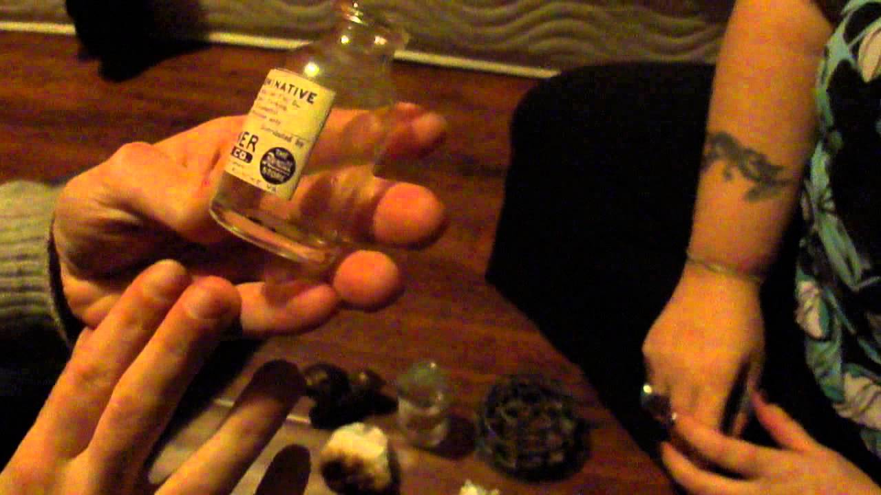 ASMR/ Whispering- Examining Objects (with asmraurette)