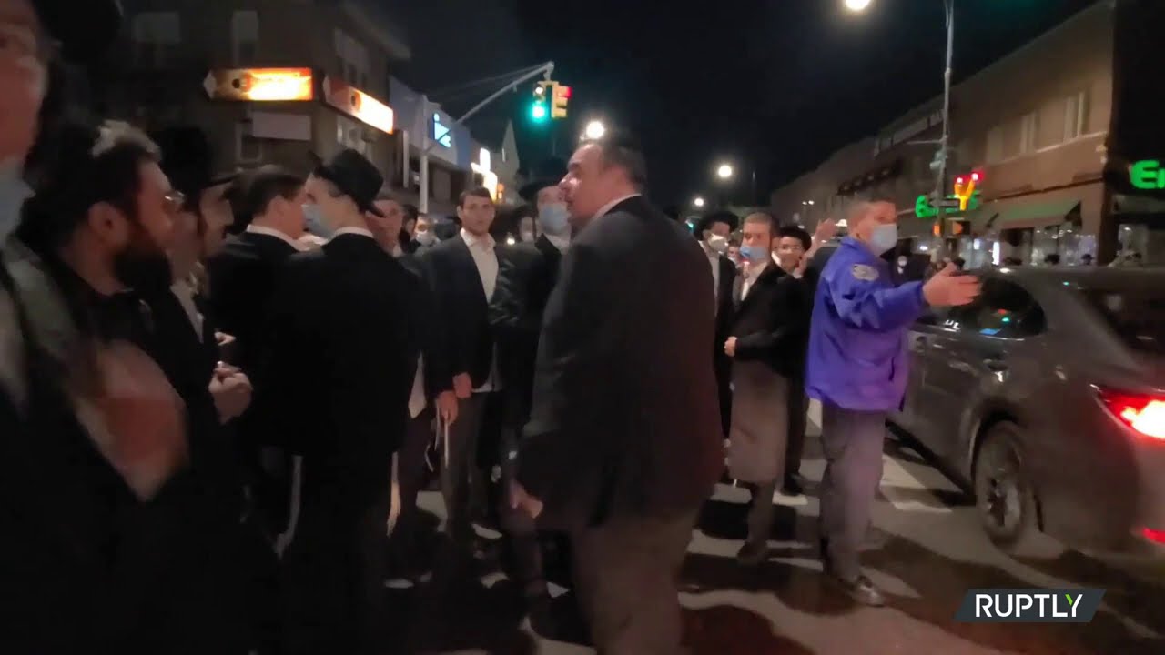 Orthodox Hasidic Jews Protest New COVID Restrictions in Boro Park