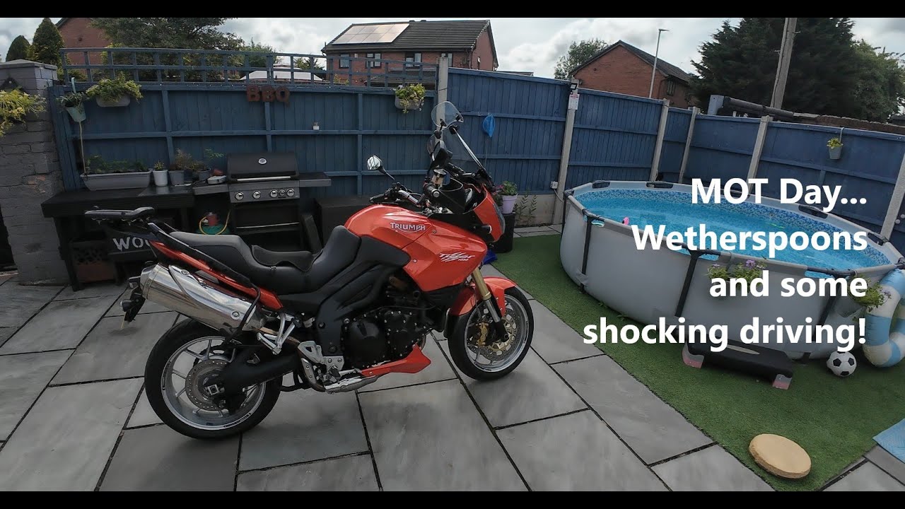 MOT Day for the Tiger 1050... Wetherspoons and some shocking driving!