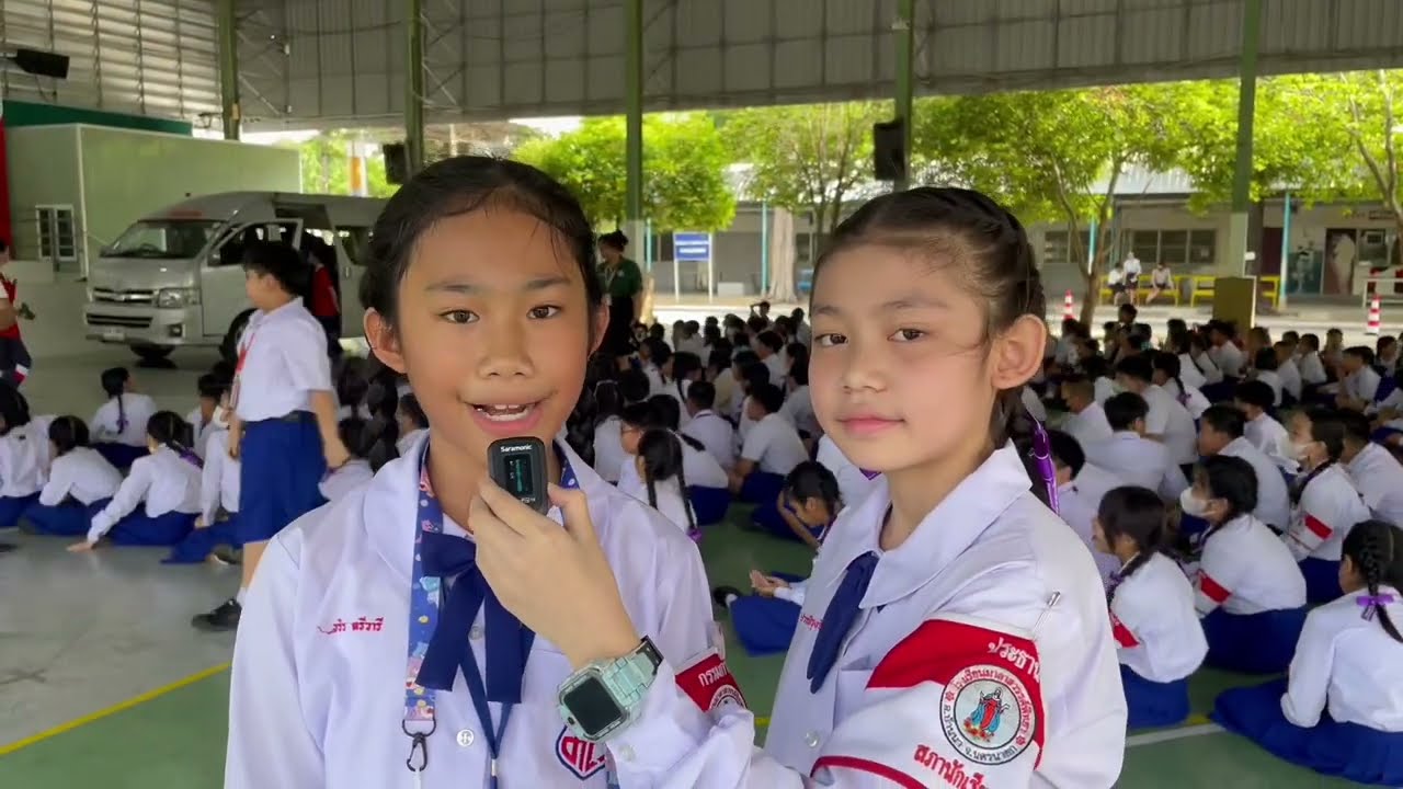 กิจกรรมความปลอดภัยในการขึ้นลงรถรับส่งนักเรียน ￼