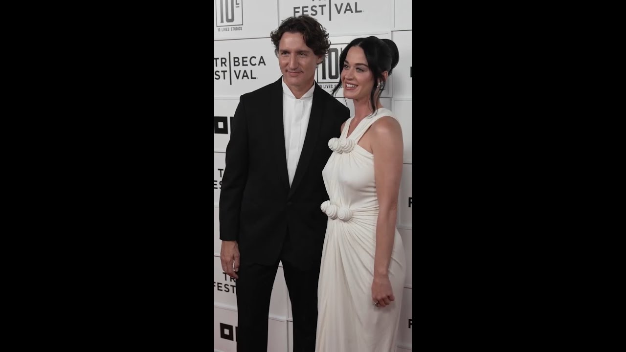 Katy Perry and Justin Trudeau got cozy on the carpet for 