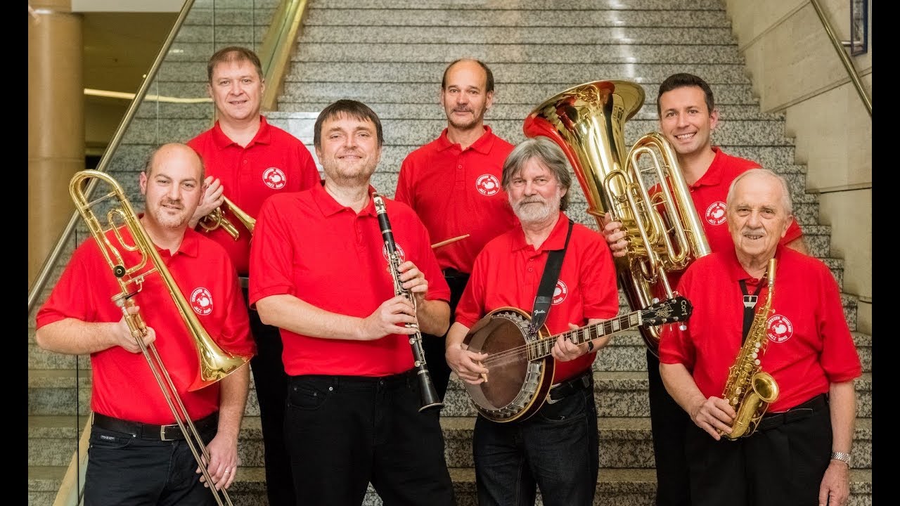 Debrecen Dixieland Jazz Band - Predstavenie (Slovenský)