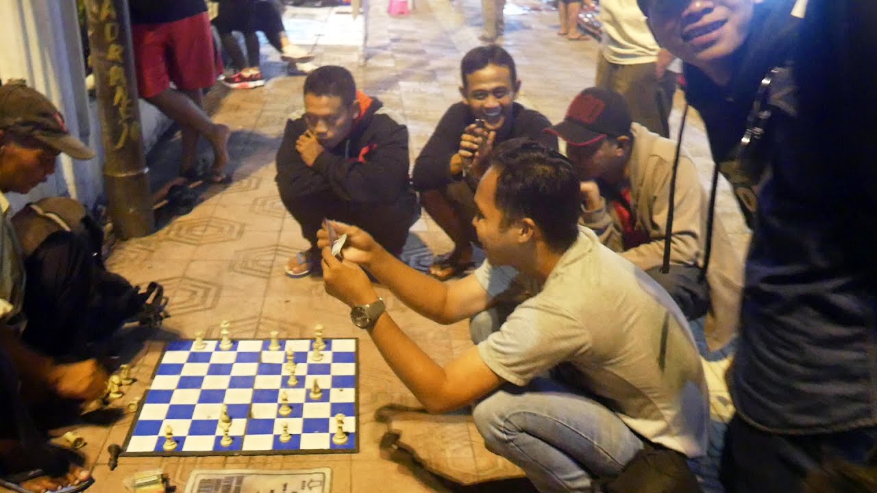 Mengalahkan Master Catur 3 langkah Skak Mat - hadiah 3 BUNGKUS ROKOK (TIGA LANGKAH MATI)