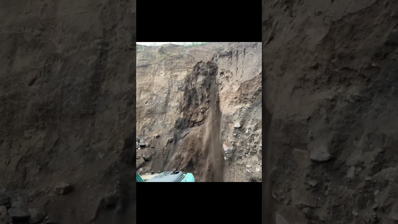 the sand cliff collapsed#sandmining #bigstone