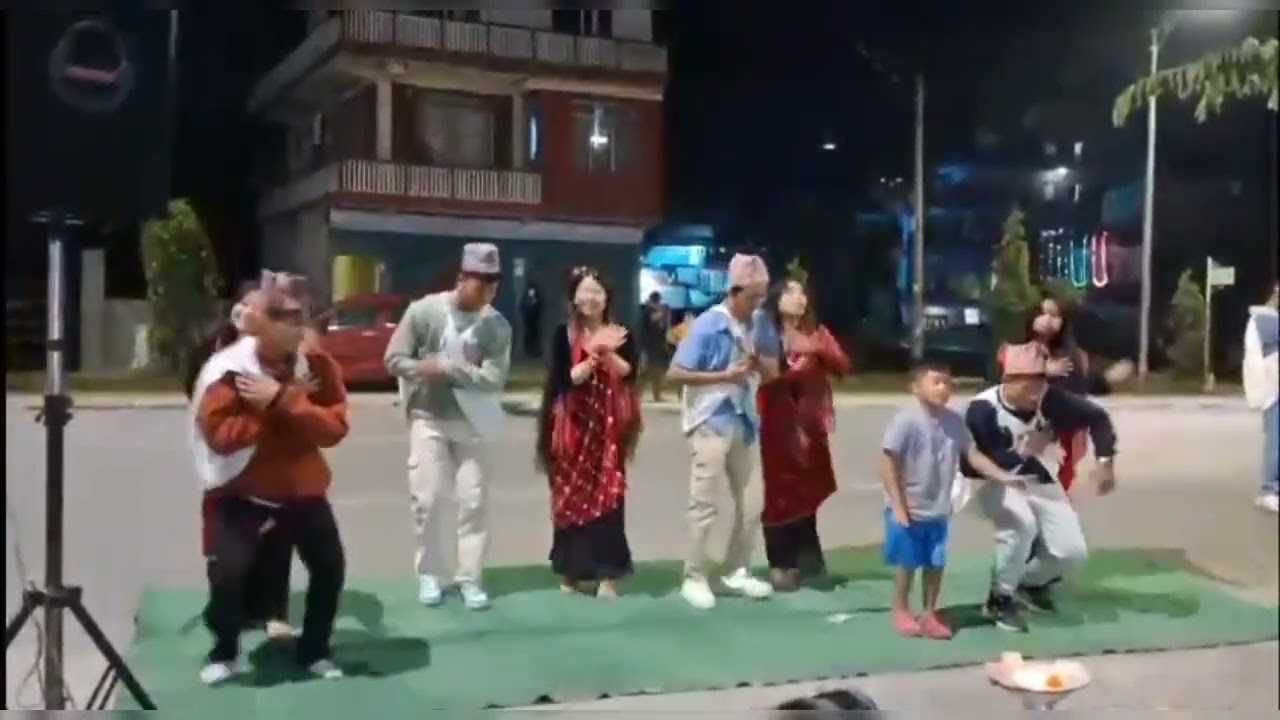 Maya pirati | Deusi Bhailo