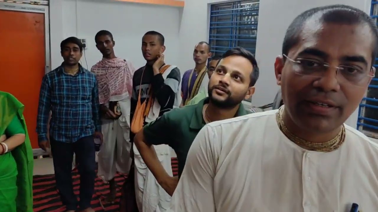 Bonomalipur Mandal Karyalay opening with sankirtan.