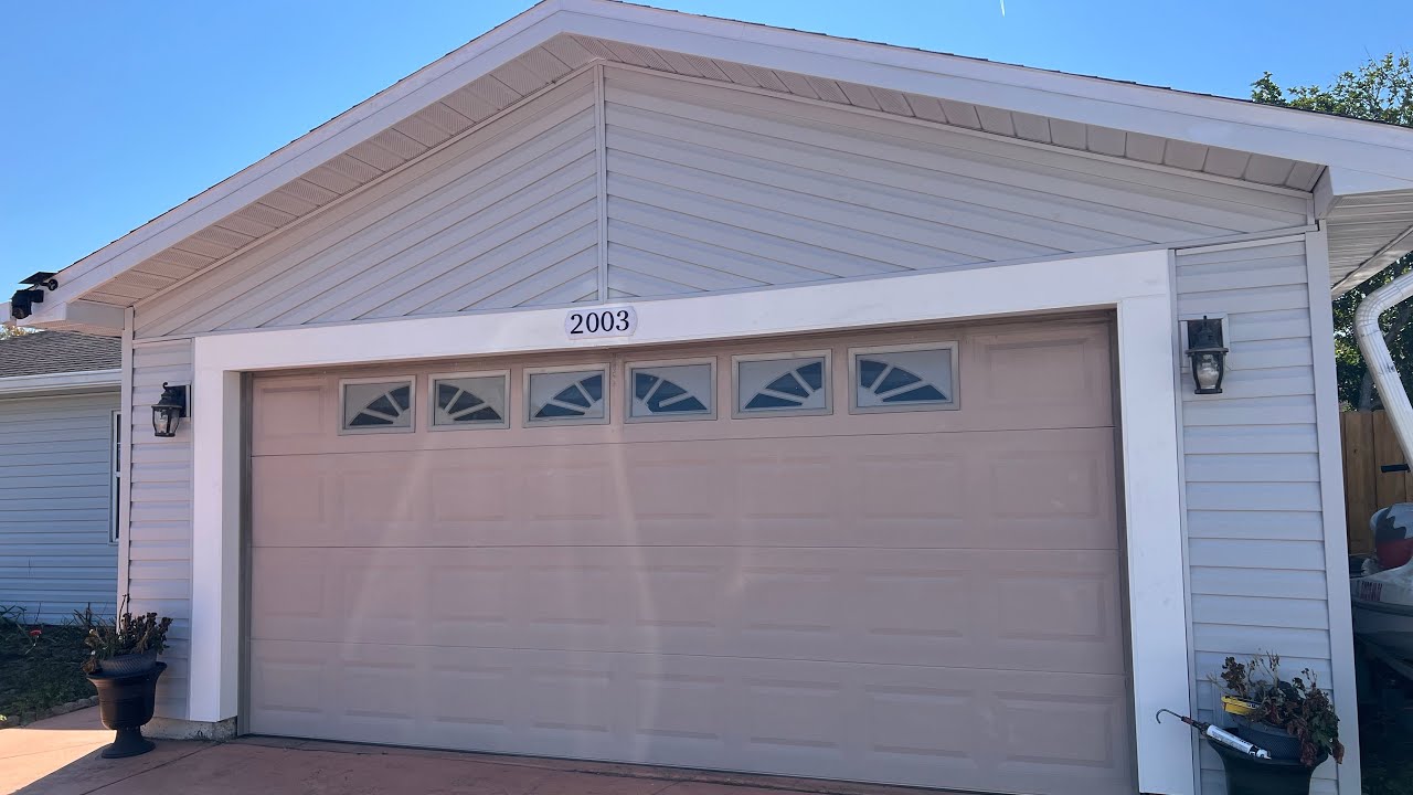 Installing Vinyl Siding in Oldsmar Florida 