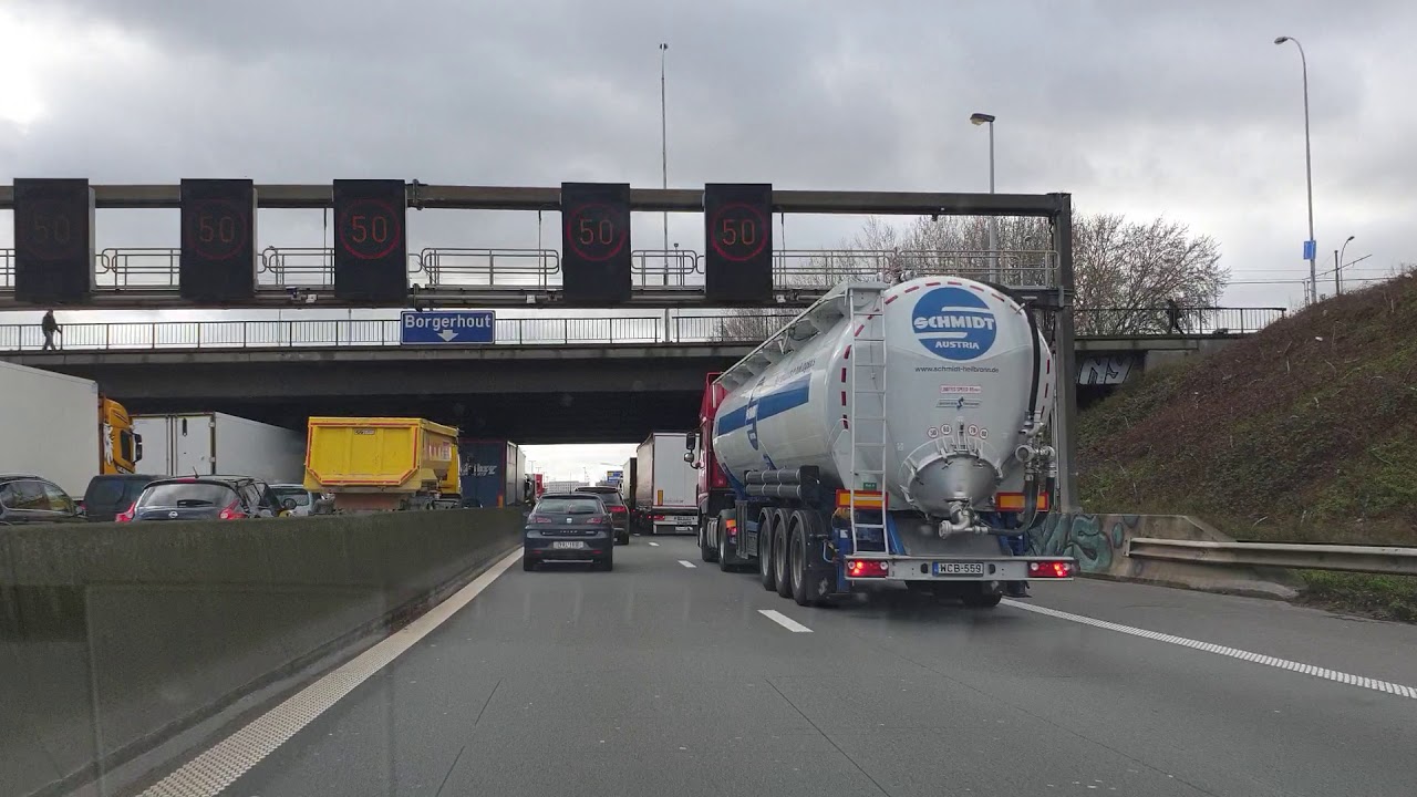 Dashcam Beelden Antwerpen (B): A13 Nabij Antwerpen Oost ---》 A12 Nabij Borgerhout. (File Rijden).
