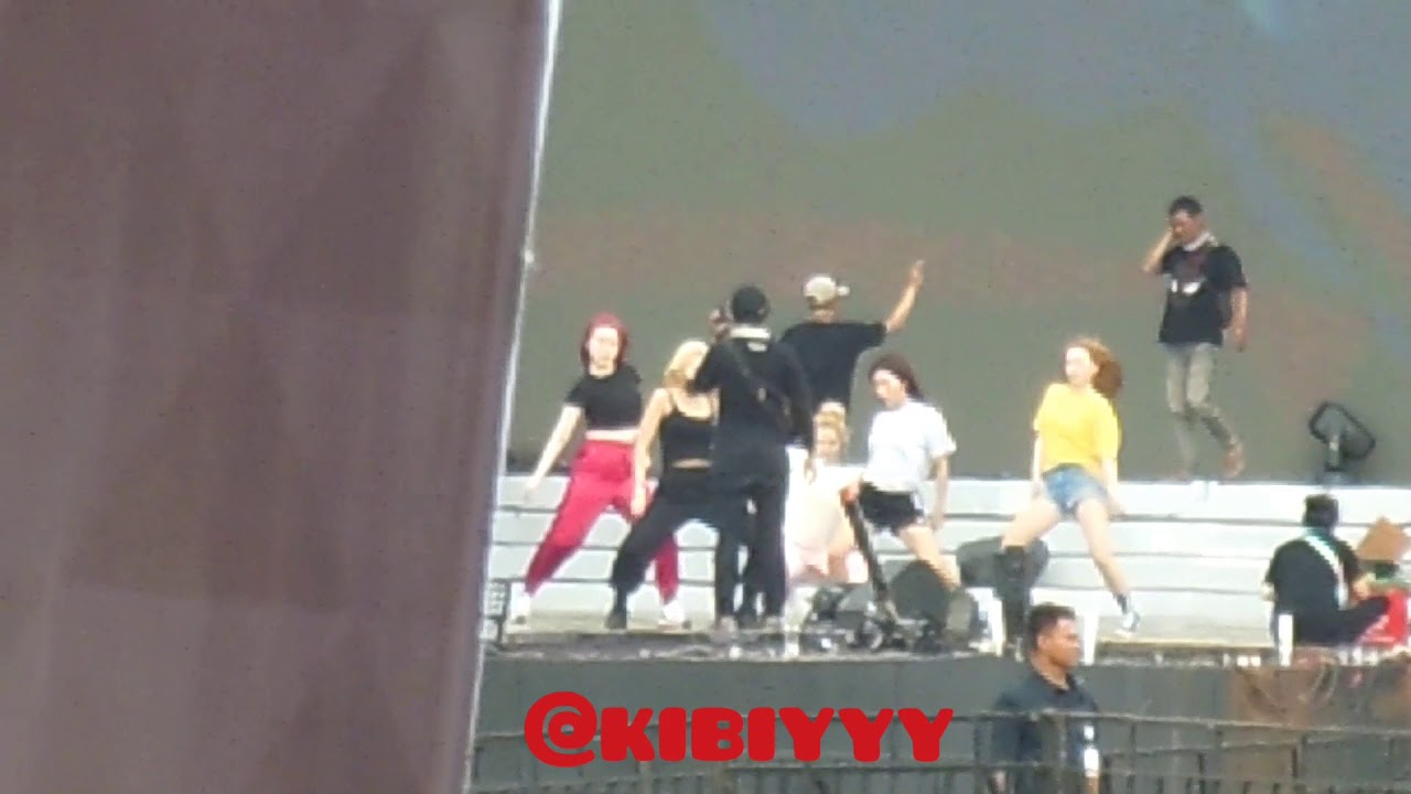 161218 SNSD HYOYEON - Punk Right Now Rehearsal @ Sweet 17 Trans Media