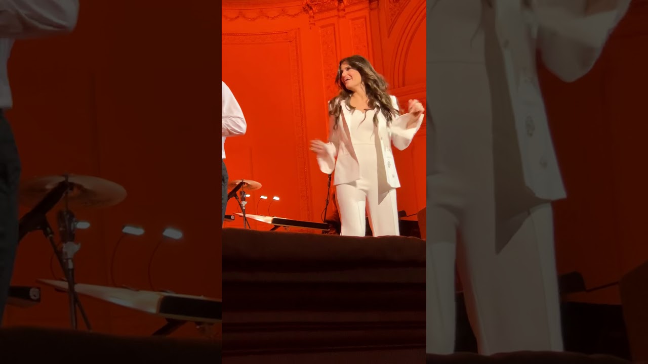 Idina Menzel - Ocho Kandelikas - Carnegie Hall