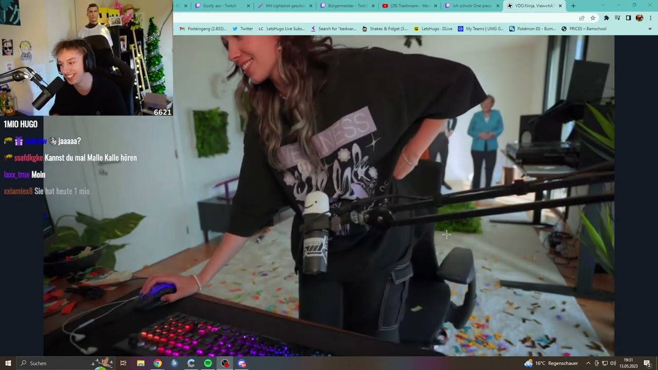 Hugo spioniert Reved aus ohne dass sie es weiß