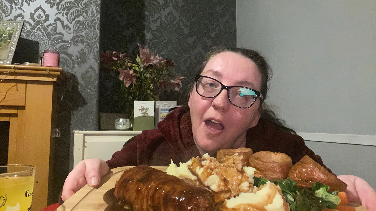 Giant Pigs in blankets roast dinner 