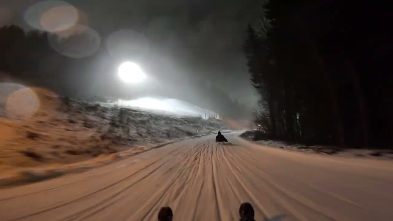 Спуск на санках три километра в Земмеринге. Zauberberg Semmering Austria.