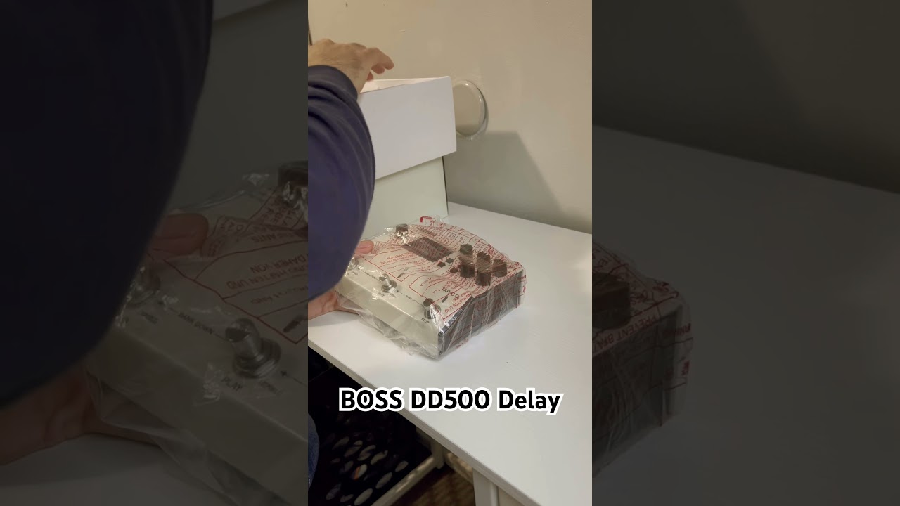 BOSS DD500 Delay Unboxing. 