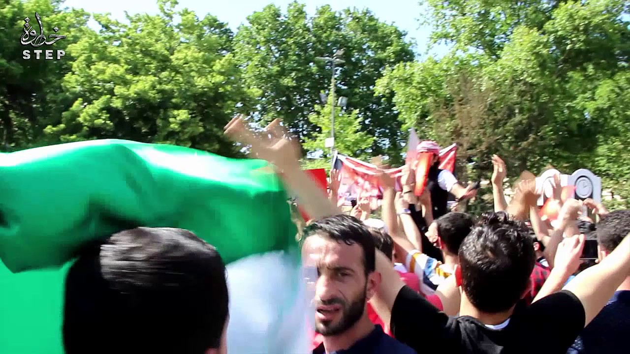 خطوة ||مظاهرة في استنبول بقيادة الساروت لدعم المناطق المحاصرة في سوريا 15 05 2016