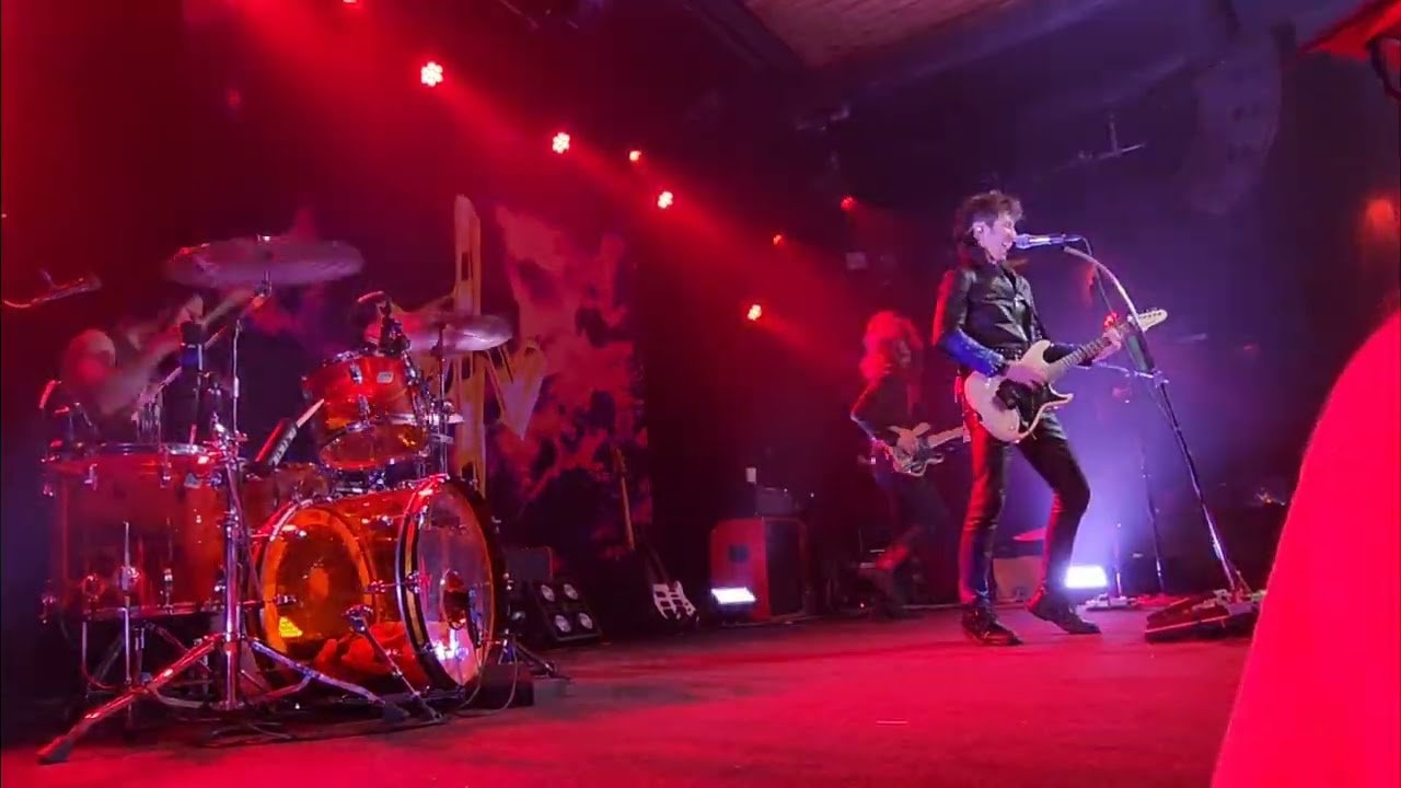 Des Rocs - Dream Machine (live) -  The Independent - 11/4/23