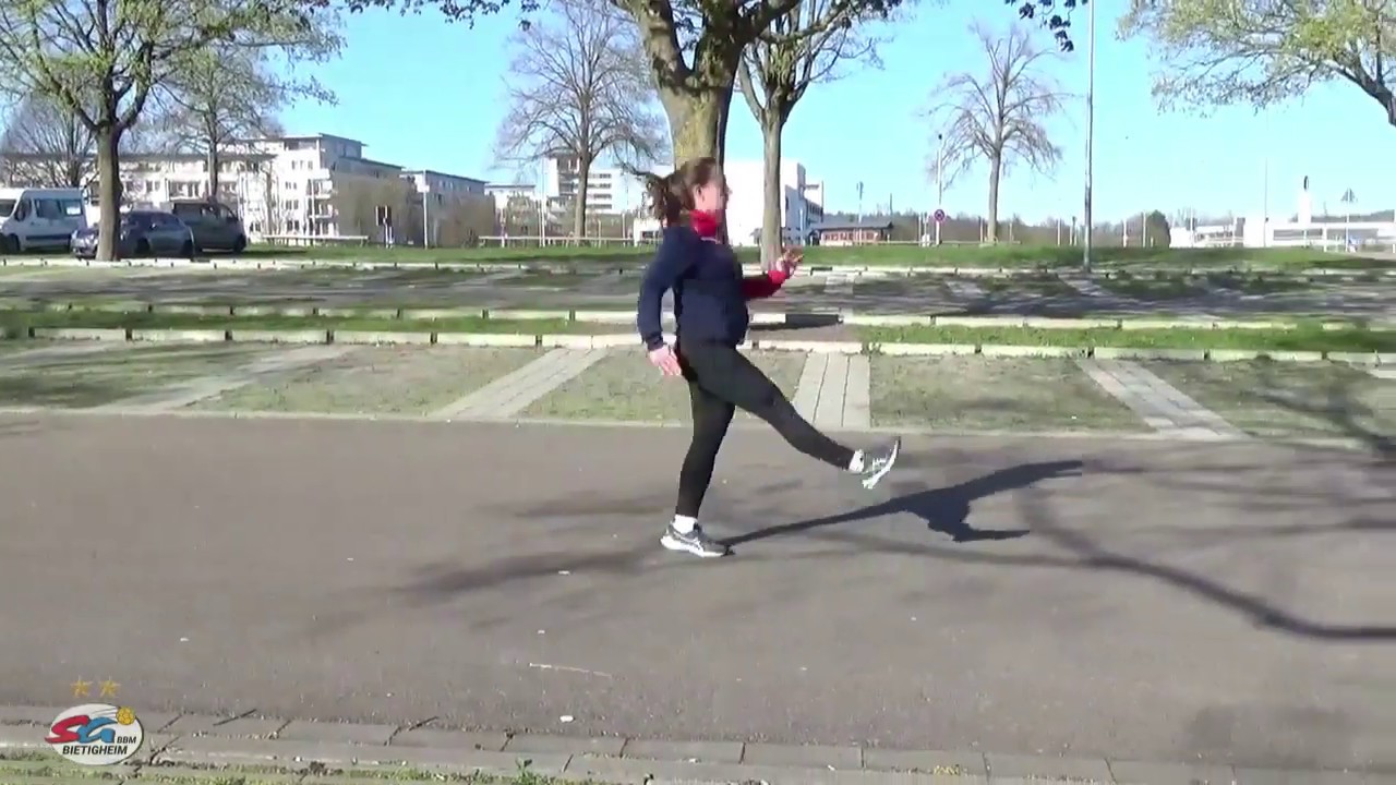 Lauf-ABC - ER13 - Laufsprünge mit gestreckten Beinen