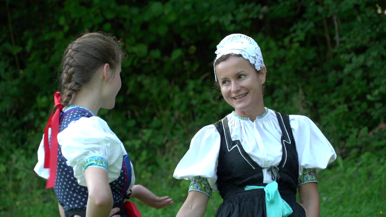 Folklórna skupina Záriečanka   Berem list; Hora, hora, dubovina