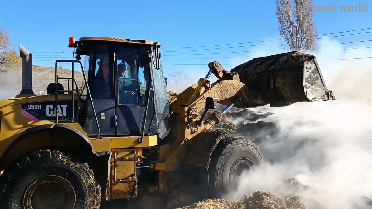 CAT 950H Wheel loader working in fire area ll-ll