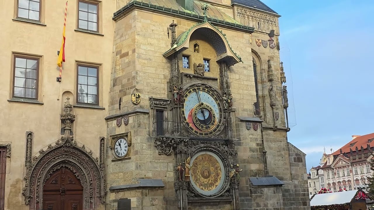 체코 프라하 구시청사 벽에설치된*프라하 천문 시계(Prague Astronomical Clock)*입니다. 