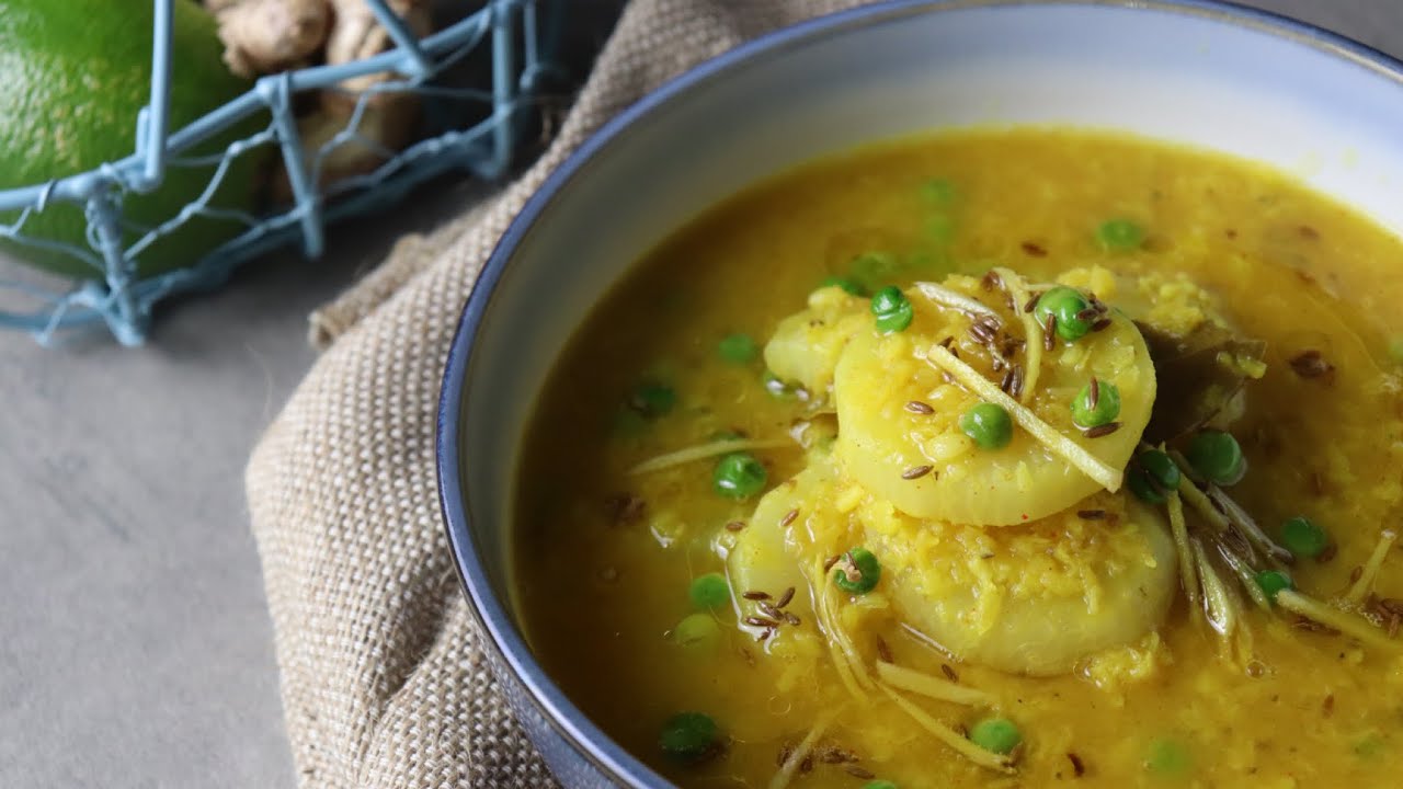 Moola Dal | Yellow lentil & Radish soup | Moong Dal Mulo Diye