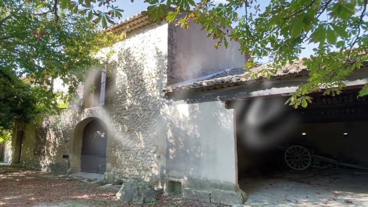 Mas provençal à restaurer, dans le Luberon